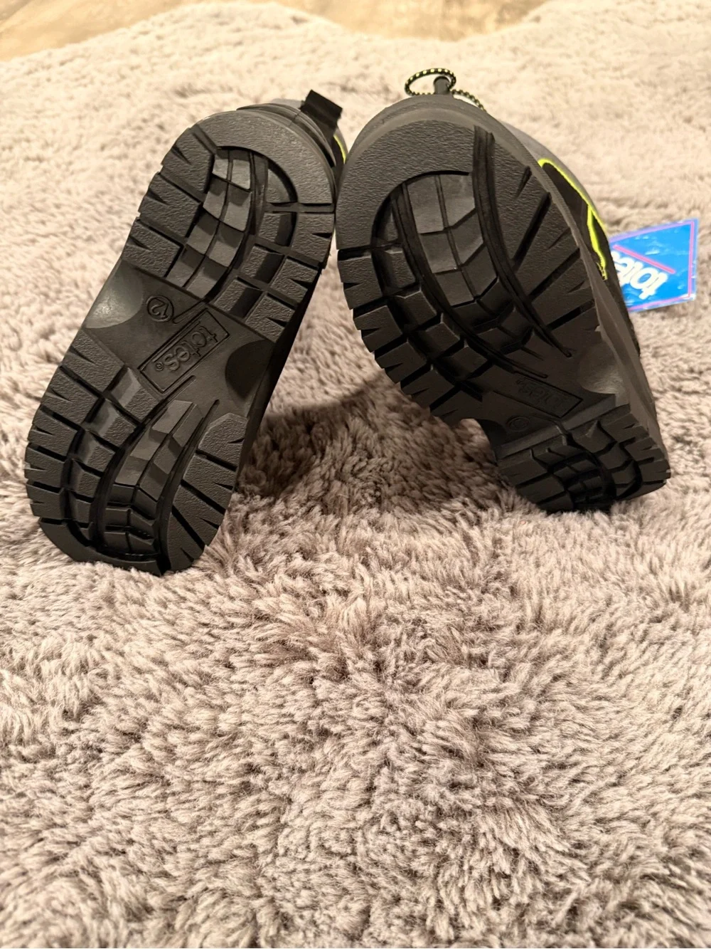 totes Kids Gray and Neon Yellow Trim Snow Boots